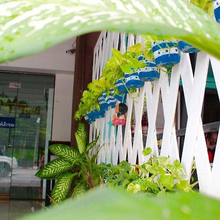 Phuthara Hostel Phuket Exterior photo