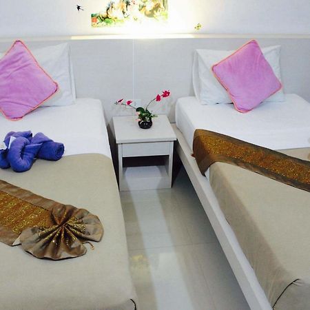 Phuthara Hostel Phuket Exterior photo