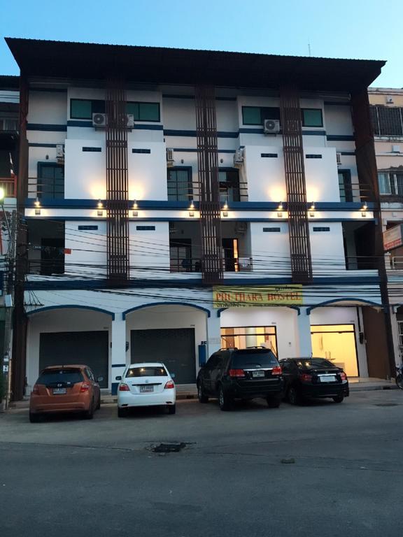 Phuthara Hostel Phuket Exterior photo