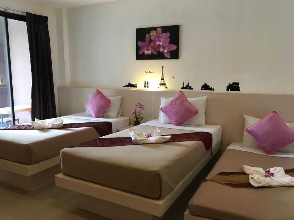Phuthara Hostel Phuket Exterior photo