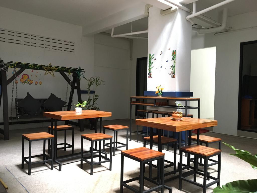 Phuthara Hostel Phuket Exterior photo