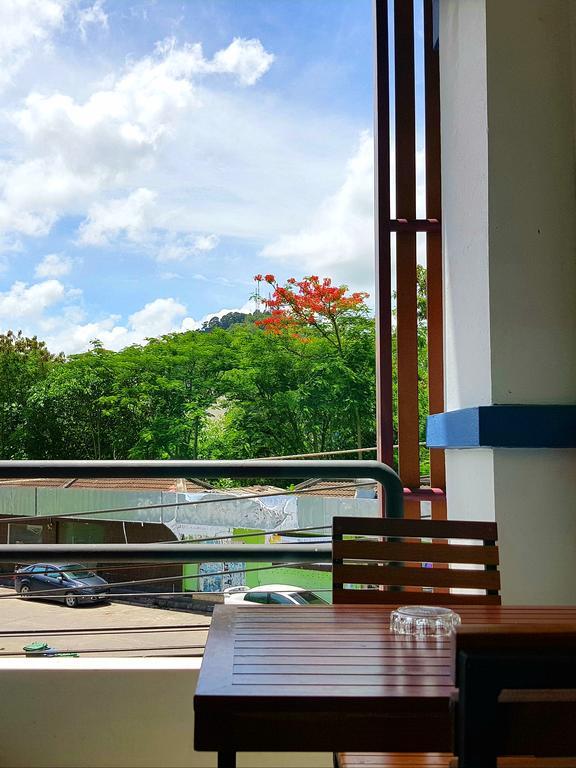 Phuthara Hostel Phuket Exterior photo