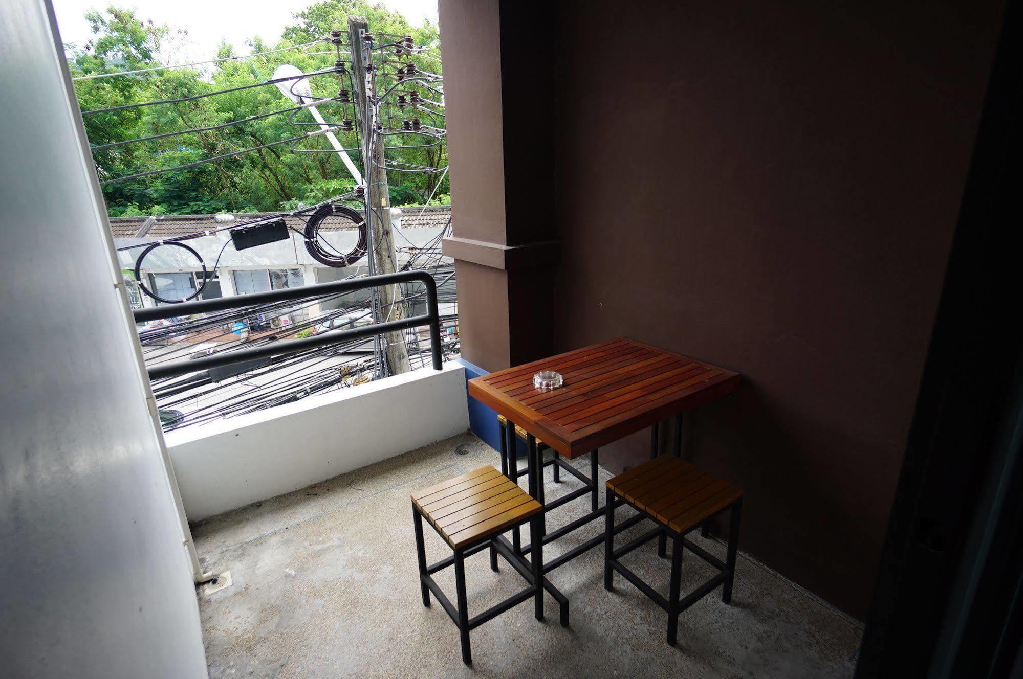 Phuthara Hostel Phuket Exterior photo